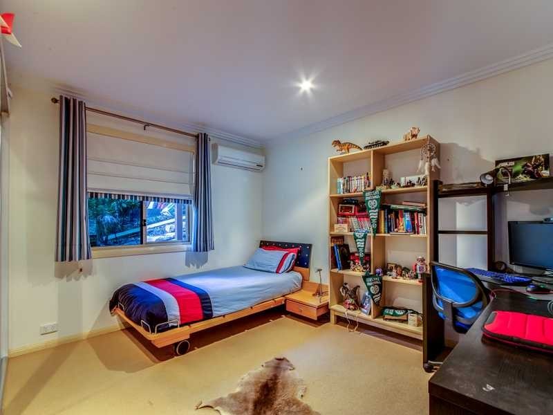 9 Nankin Street, Fig Tree Pocket QLD 4069