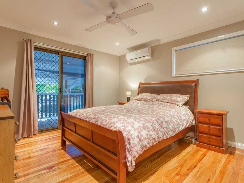 1 Bursaria Court, Everton Hills QLD 4053