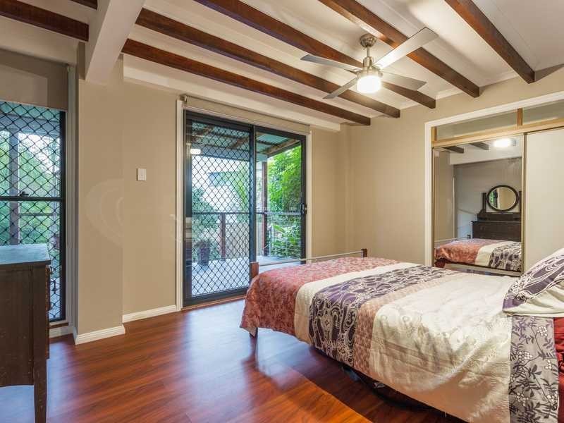 1 Bursaria Court, Everton Hills QLD 4053