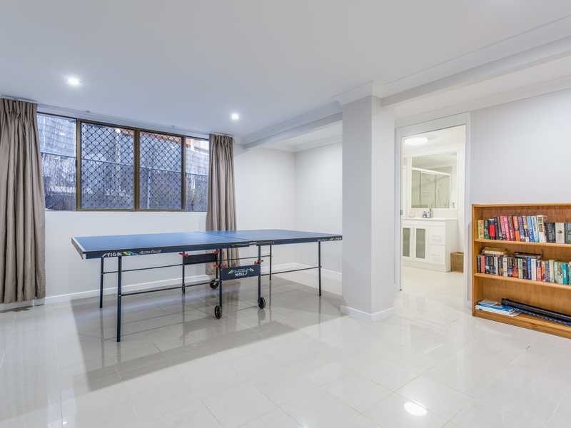 1 Bursaria Court, Everton Hills QLD 4053