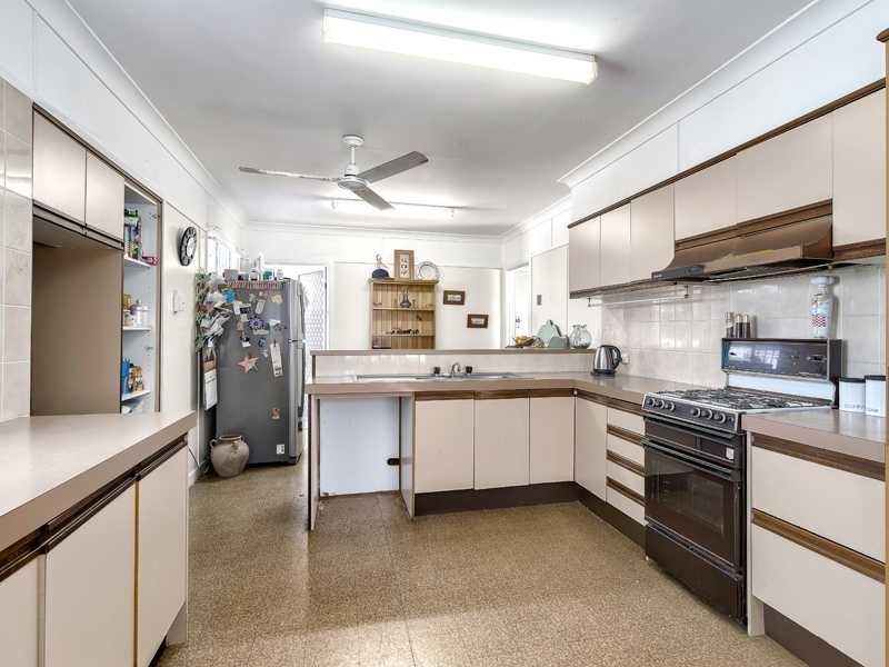 42 Thuruna Street, Stafford QLD 4053