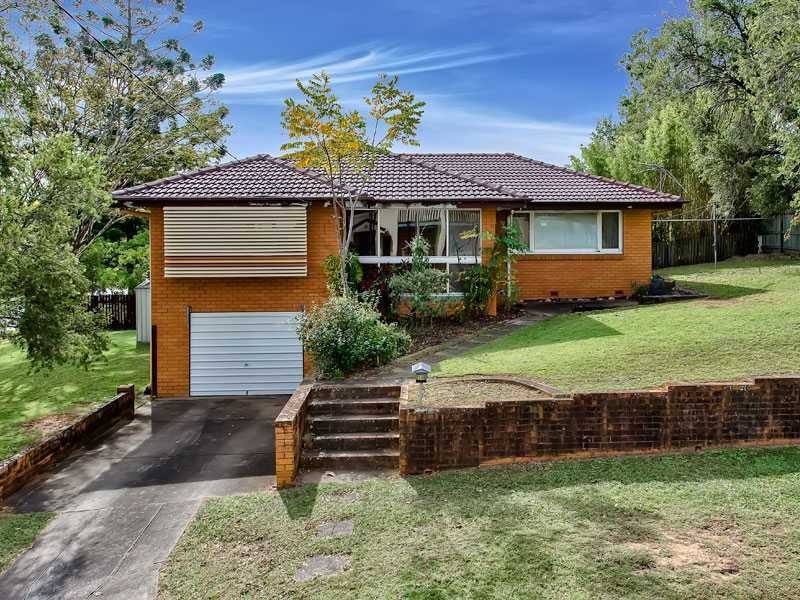 25 Doulton Street, Stafford Heights QLD 4053