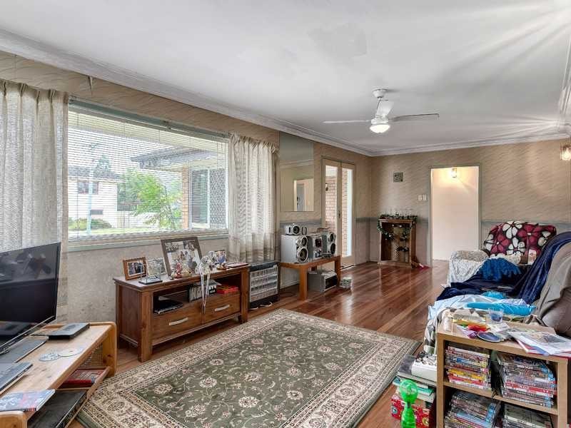 25 Doulton Street, Stafford Heights QLD 4053