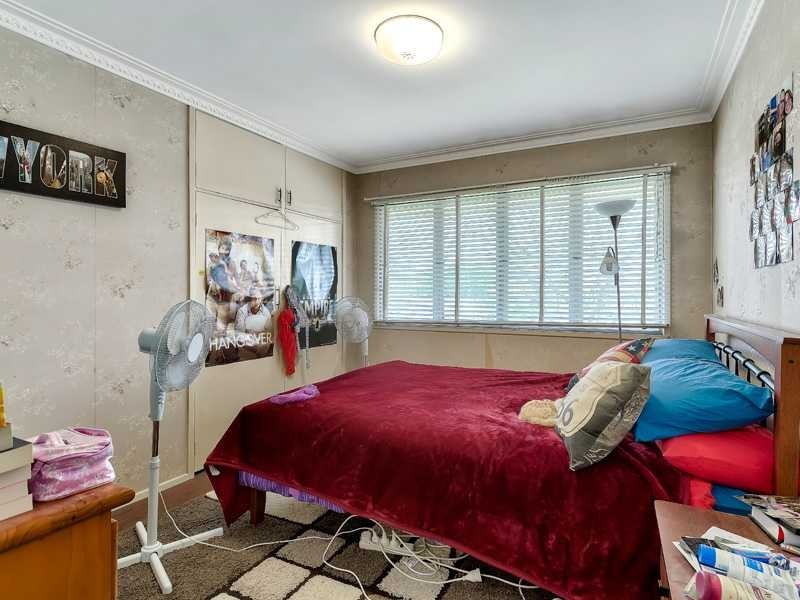 25 Doulton Street, Stafford Heights QLD 4053