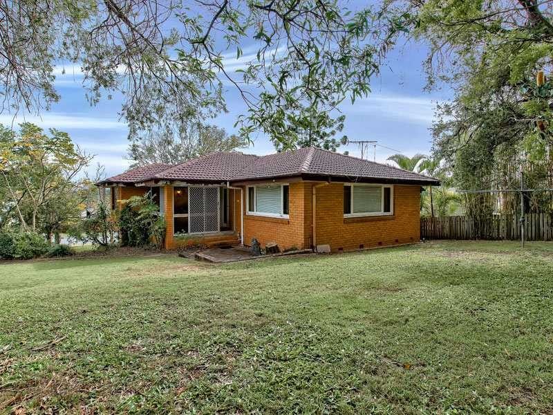 25 Doulton Street, Stafford Heights QLD 4053