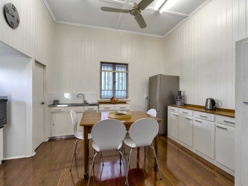 14 Twelfth Ave, Kedron QLD 4031