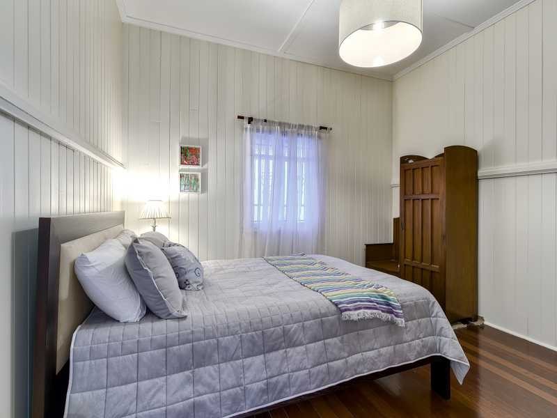 14 Twelfth Ave, Kedron QLD 4031