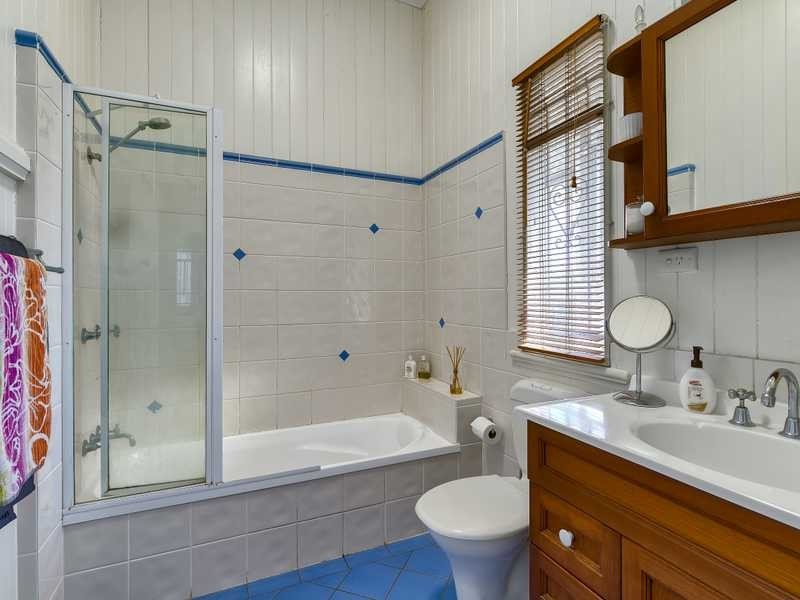 14 Twelfth Ave, Kedron QLD 4031