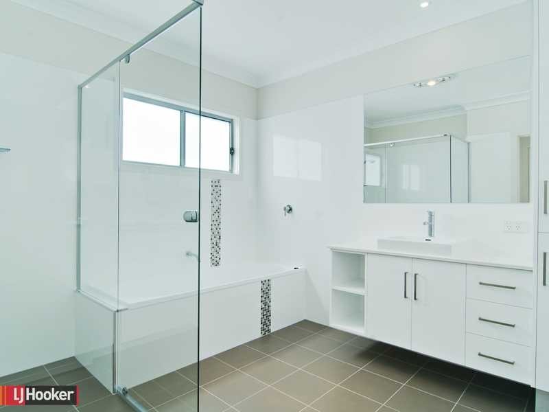 18 Shackleton Street, Kedron QLD 4031