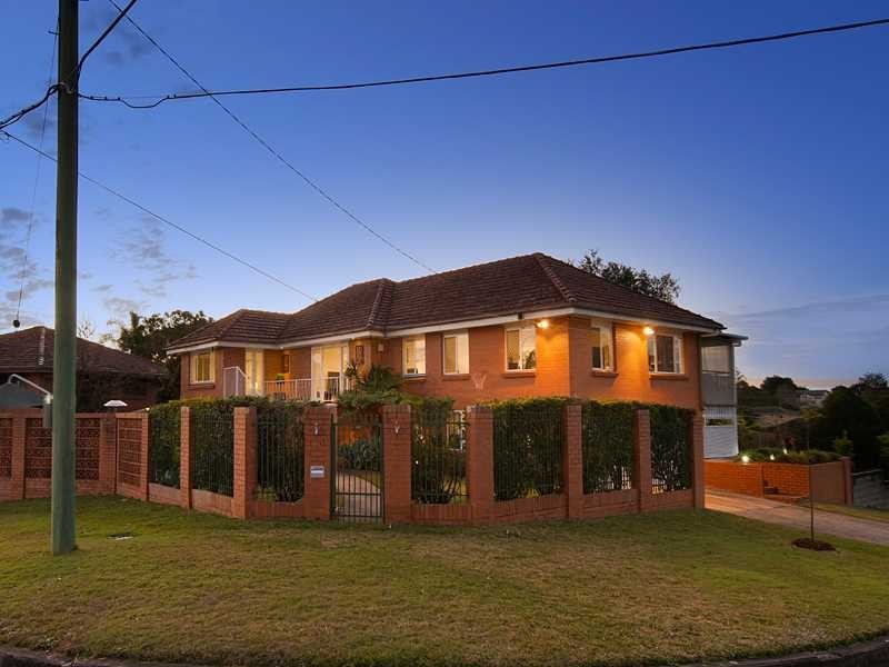 62 Dunedoo Street, Stafford QLD 4053