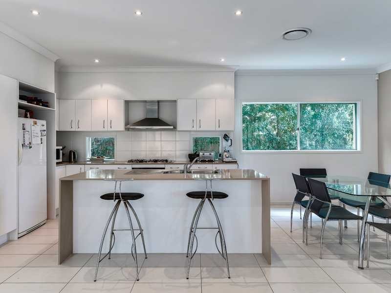 21 Petrie Crescent, Aspley QLD 4034