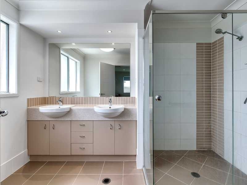 21 Petrie Crescent, Aspley QLD 4034