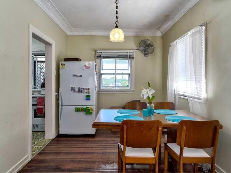 73 Seventh Avenue, Kedron QLD 4031