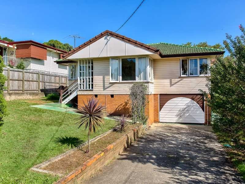 296 Kitchener Road, Stafford Heights QLD 4053