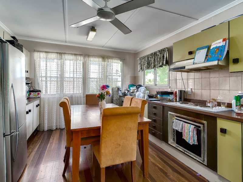 296 Kitchener Road, Stafford Heights QLD 4053