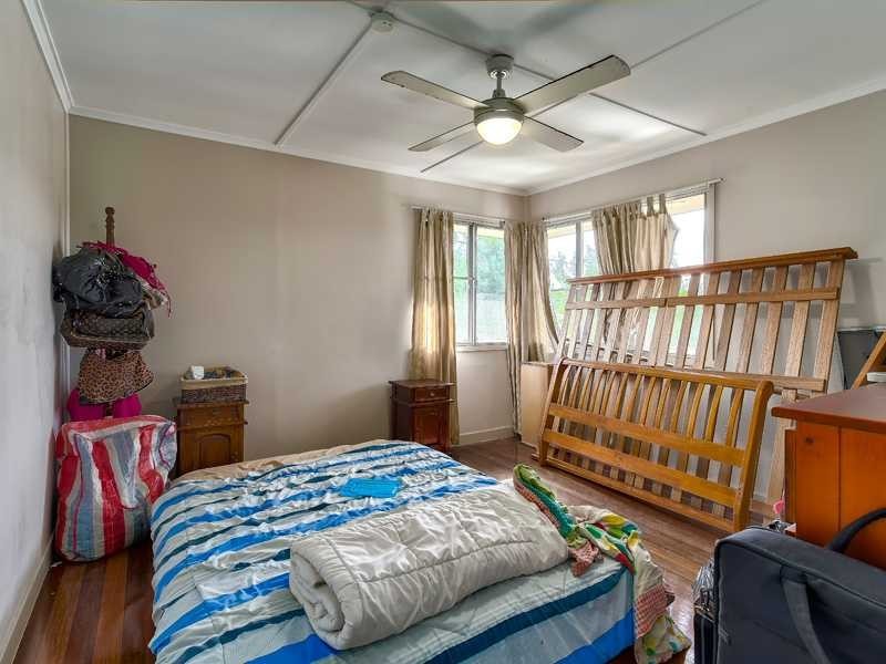 296 Kitchener Road, Stafford Heights QLD 4053