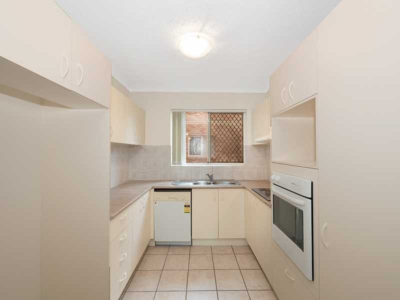 2/16 Wallace Street, Chermside QLD 4032