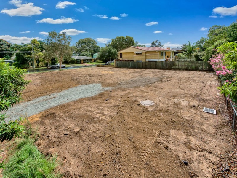 5 Mcqueen Street, Stafford Heights QLD 4053