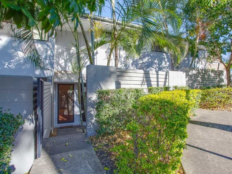 6/4 Cowlishaw Street, Newstead QLD 4006