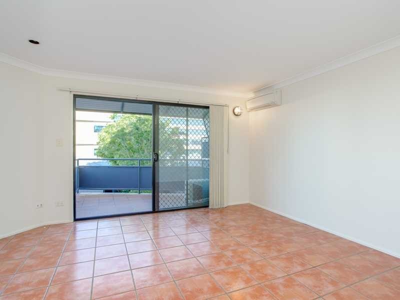 6/4 Cowlishaw Street, Newstead QLD 4006
