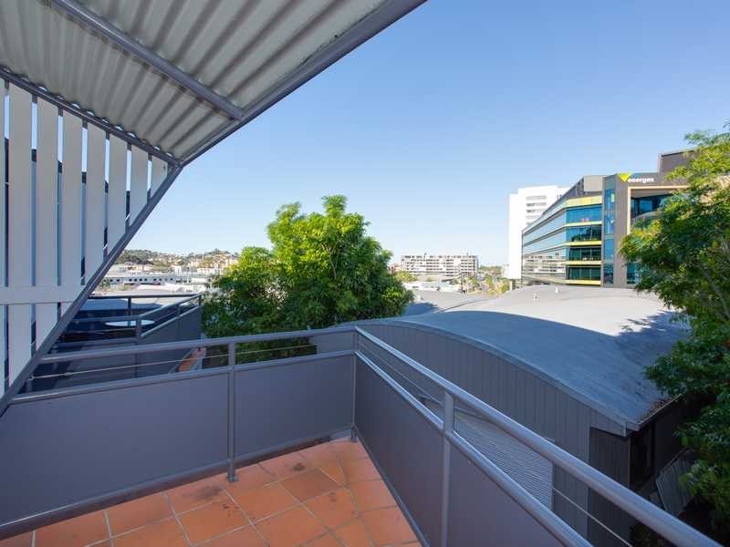 6/4 Cowlishaw Street, Newstead QLD 4006