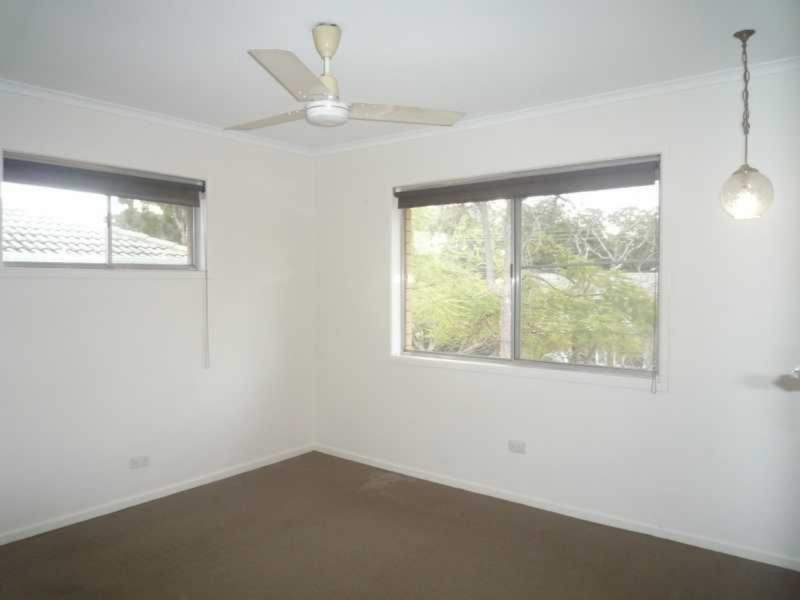 25 Redgrave Street, Stafford Heights QLD 4053