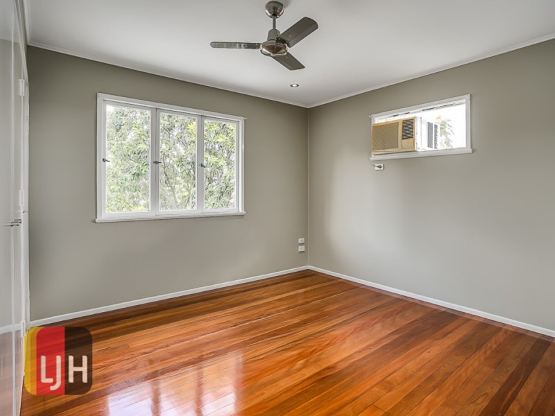 102 Niven Street, Stafford Heights QLD 4053