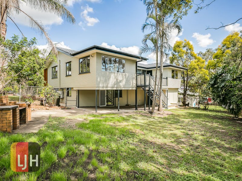 102 Niven Street, Stafford Heights QLD 4053