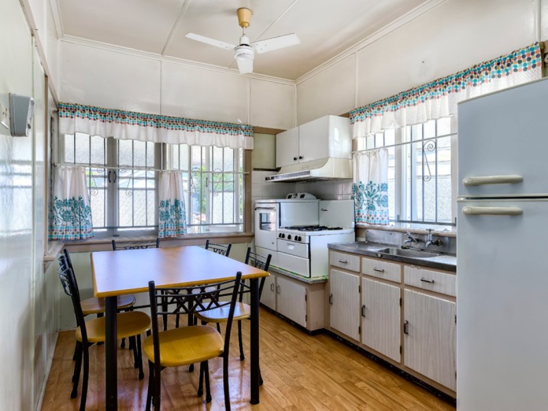 63 Ninth Avenue, Kedron QLD 4031