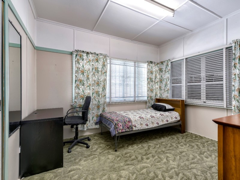 63 Ninth Avenue, Kedron QLD 4031