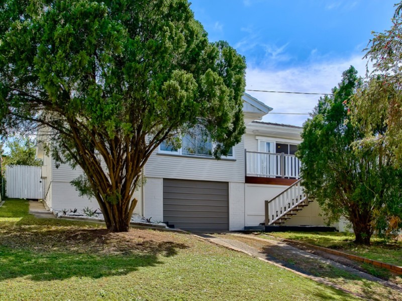 11 Quill Street, Stafford Heights QLD 4053