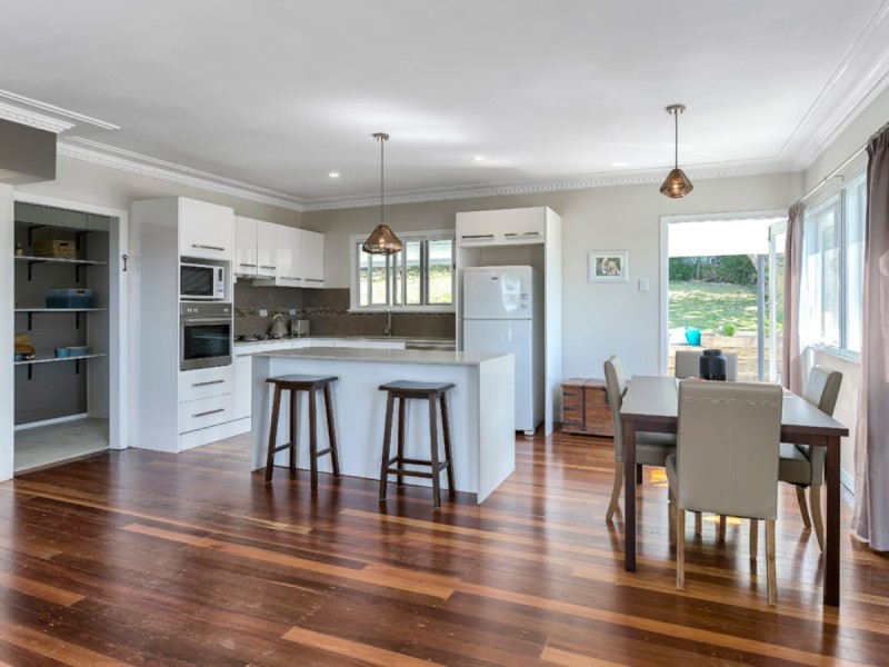 11 Quill Street, Stafford Heights QLD 4053