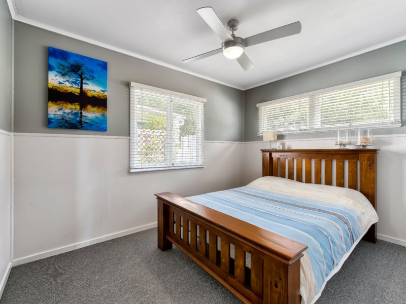 11 Quill Street, Stafford Heights QLD 4053