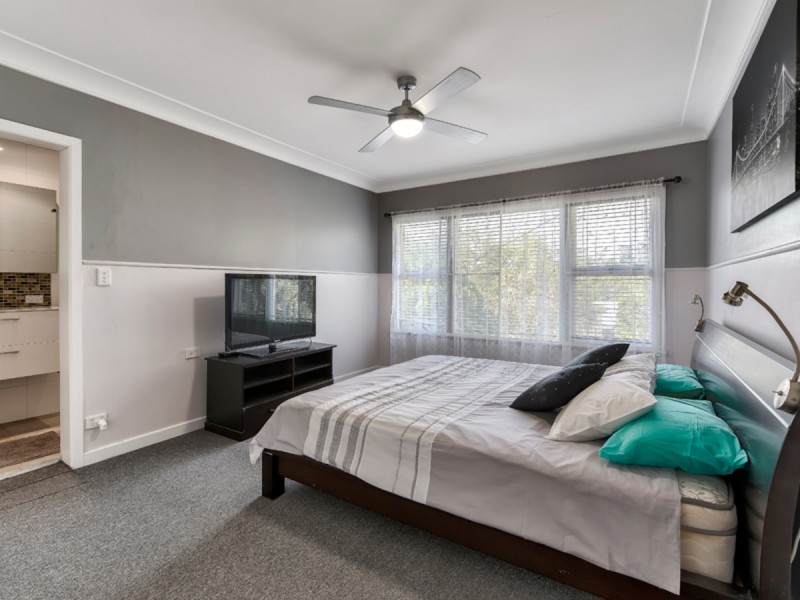 11 Quill Street, Stafford Heights QLD 4053