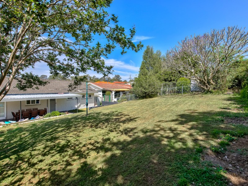 11 Quill Street, Stafford Heights QLD 4053