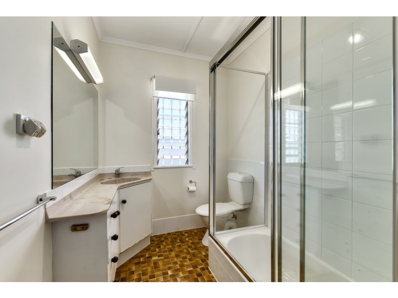 112 Edinburgh Castle Road, Wavell Heights QLD 4012