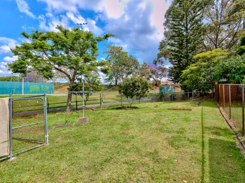112 Edinburgh Castle Road, Wavell Heights QLD 4012
