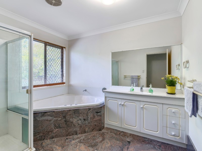 28 Killarney Place, Chermside West QLD 4032