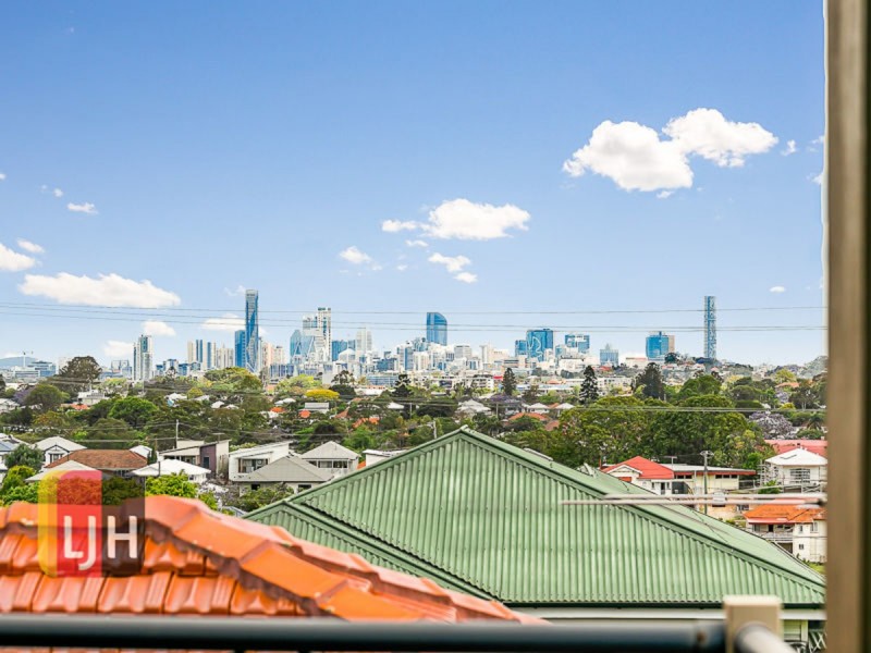 No. 10 Warraba Avenue, Wavell Heights QLD 4012