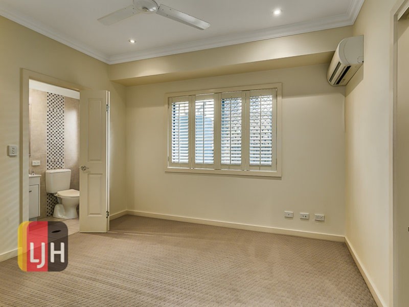 No. 10 Warraba Avenue, Wavell Heights QLD 4012