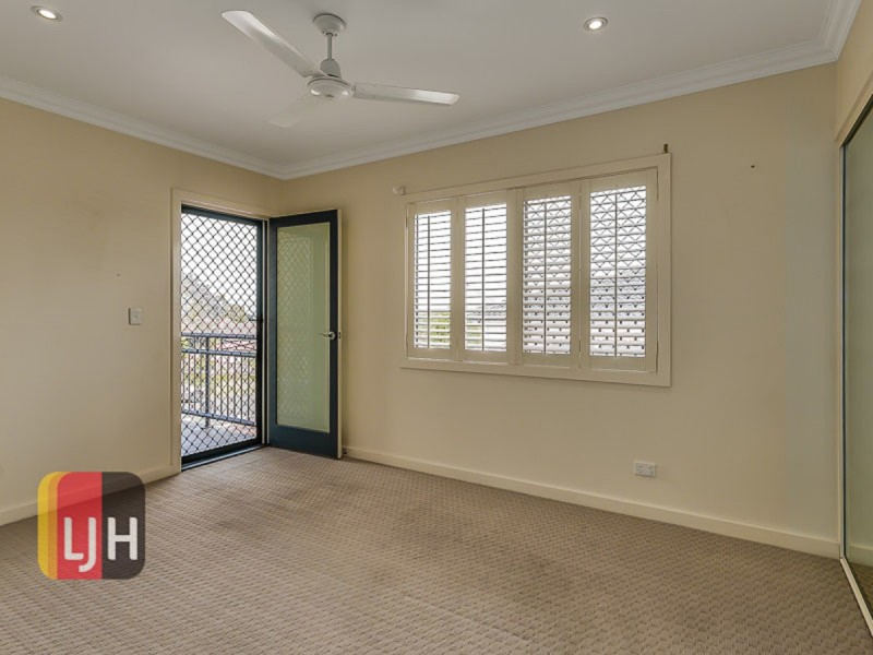 No. 10 Warraba Avenue, Wavell Heights QLD 4012