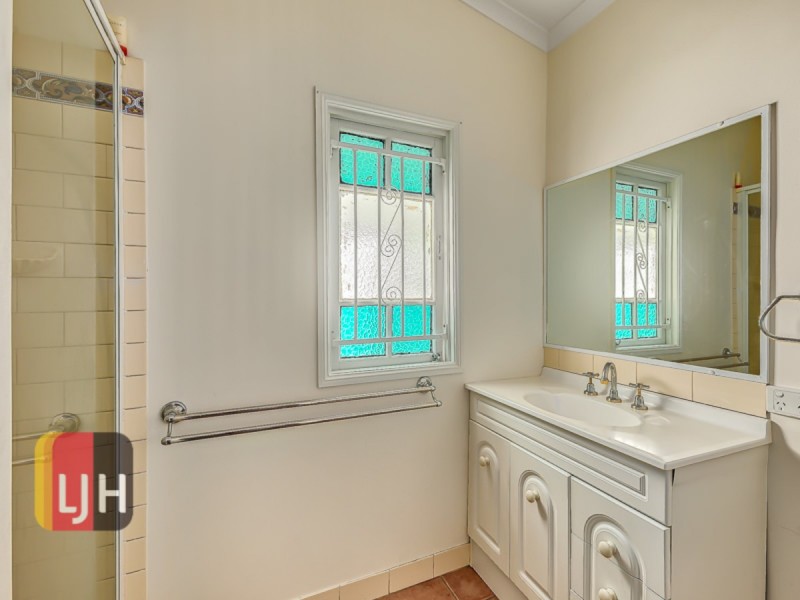 9 Bale Street, Albion QLD 4010