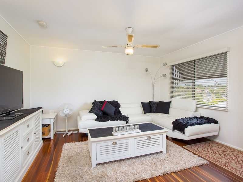 21 Landscape Street, Stafford Heights QLD 4053