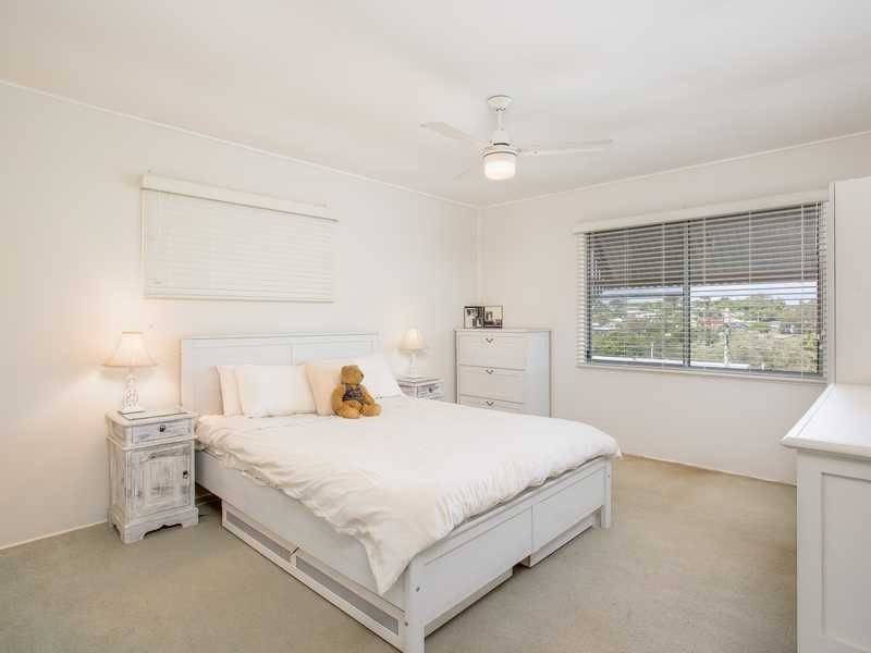 21 Landscape Street, Stafford Heights QLD 4053