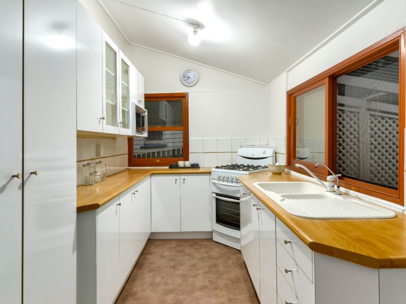 41 Barwood Street, Newmarket QLD 4051
