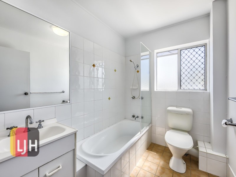 U 1/5 Curwen Terrace, Chermside QLD 4032