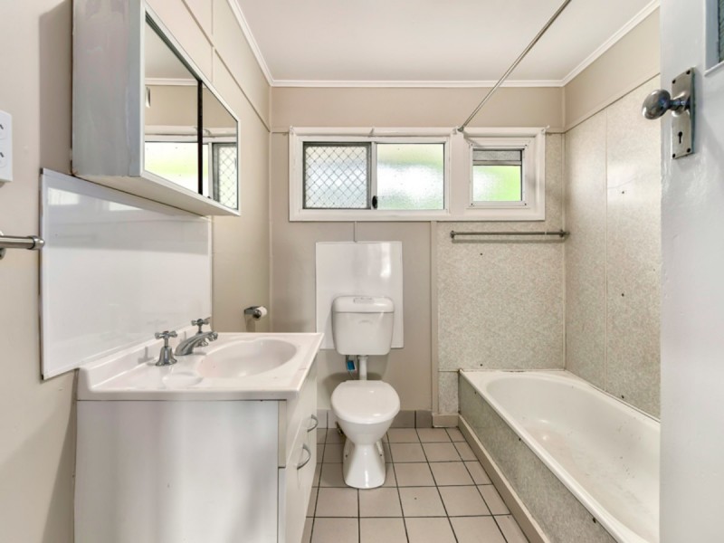 38 Sarina Street, Stafford Heights QLD 4053