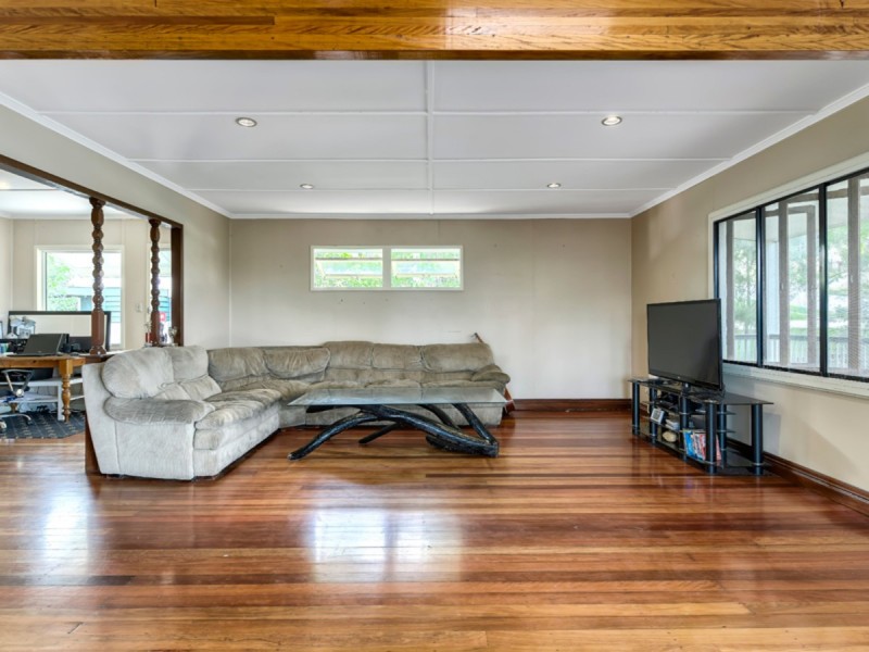 8 Dorkay Street, Stafford Heights QLD 4053