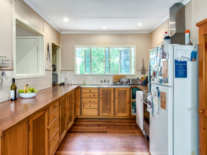 8 Dorkay Street, Stafford Heights QLD 4053