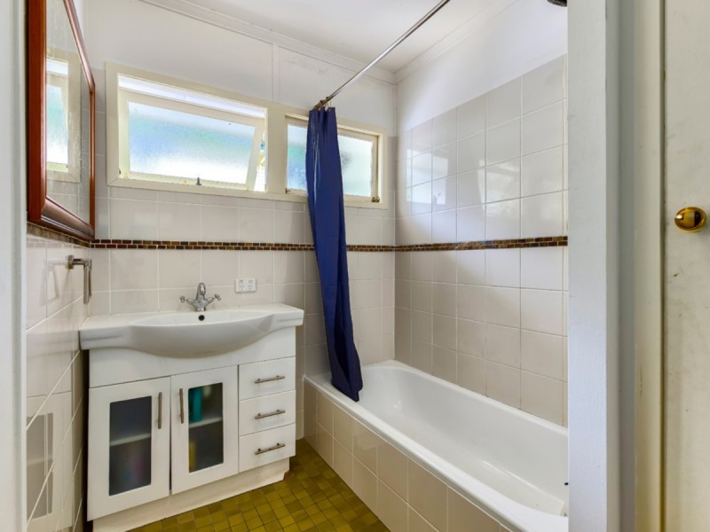 8 Dorkay Street, Stafford Heights QLD 4053